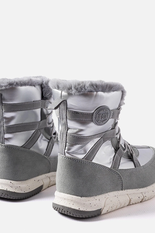 Juodi sportiniai bateliai ant...