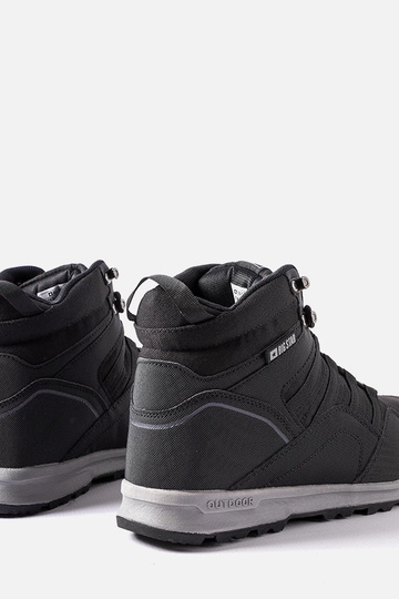 Juodos spalvos izoliuoti... 2