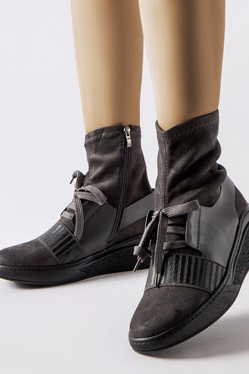 Pilki Spoleto kojiniai...