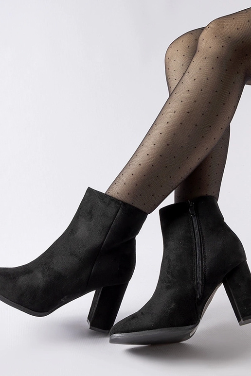 Juodi Torricelli aulinukai su kulnu