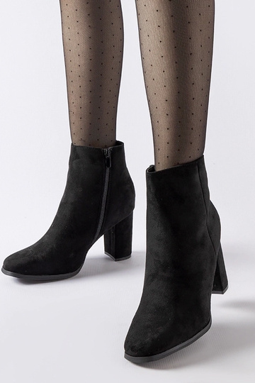 Juodi Torricelli aulinukai... 2