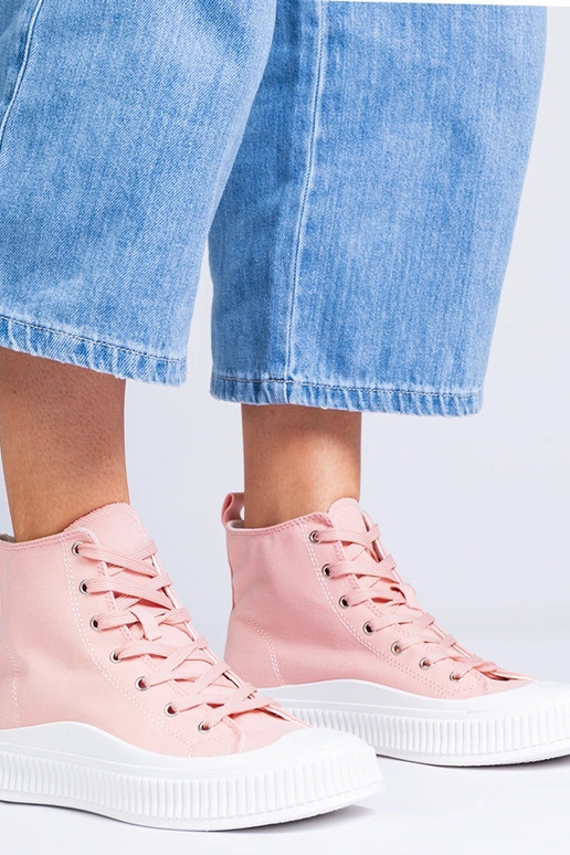 Juodi elegantiški aulinukai ant...