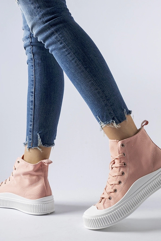 Juodi elegantiški aulinukai ant...