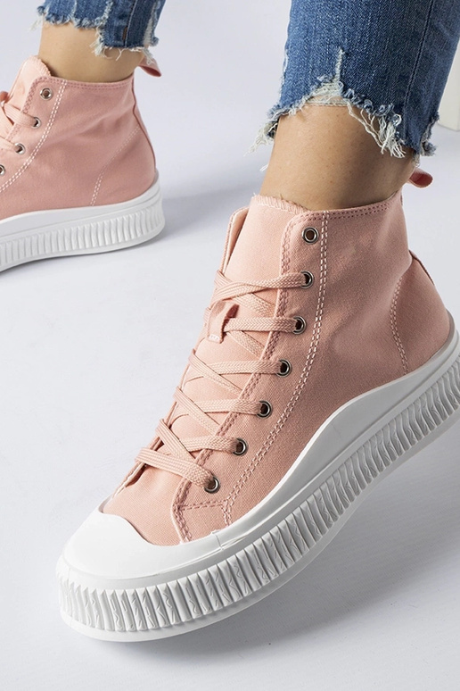 Juodi elegantiški aulinukai ant...