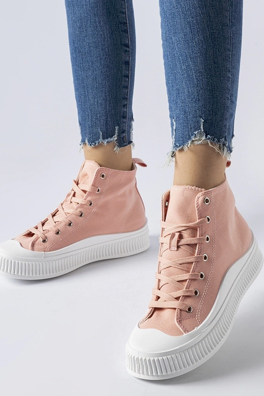 Juodi elegantiški aulinukai ant...