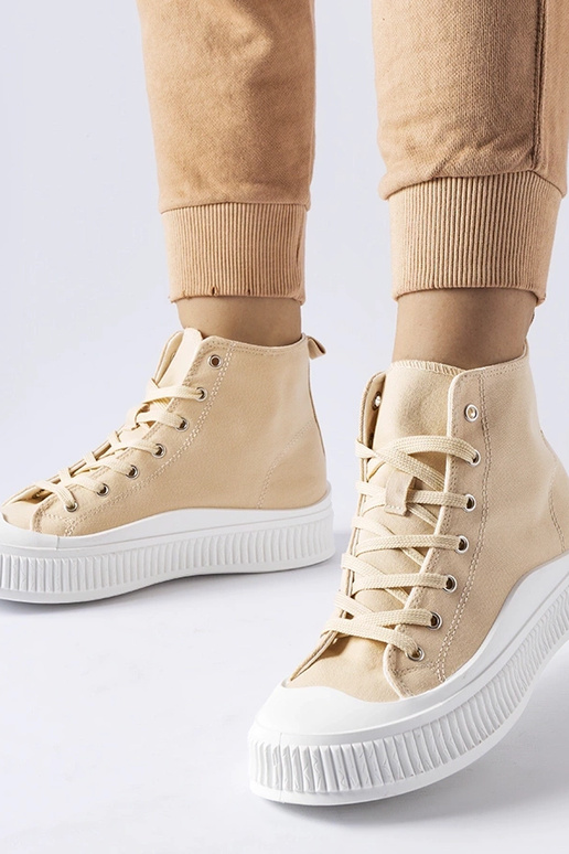 Balta-pilki sportiniai bateliai ant...