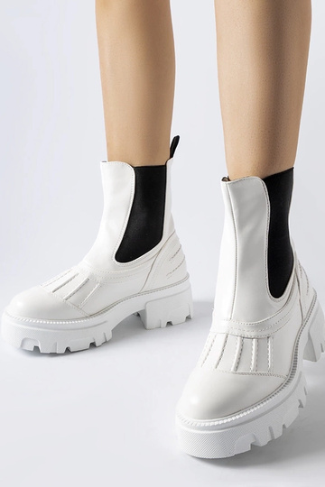 Juodi masyvūs aulinukai su...