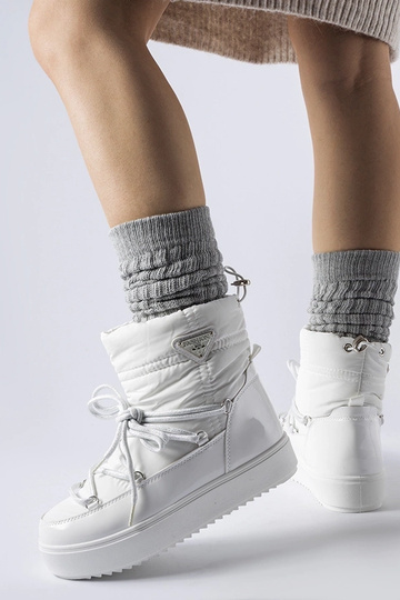 Baltos spalvos izoliuoti... 2