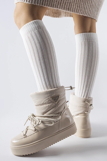 Smėlio spalvos izoliuoti...