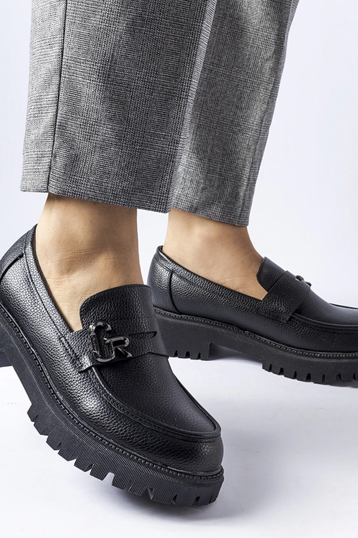 Smėlio spalvos trekinginiai batai ant...