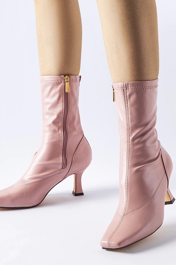 Rožiniai žemakulniai batai...