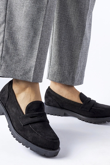 Juodi klasikiniai batukai...