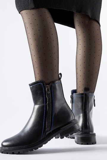 Nereos juodi botai su... 2