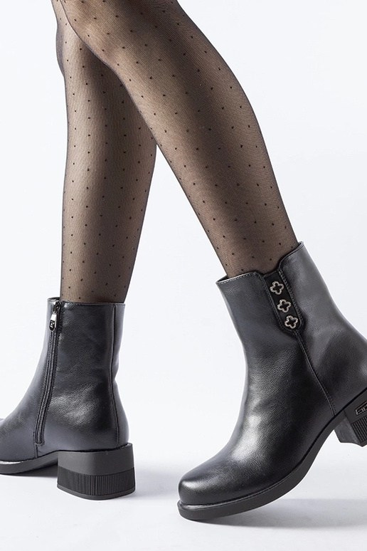 Juodi šilti botai su cirkoniais Insignia Juodi šilti botai su cirkoniais Insignia