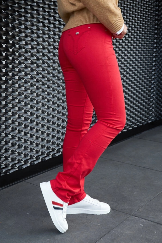 Camilla White odiniai suvarstomi...