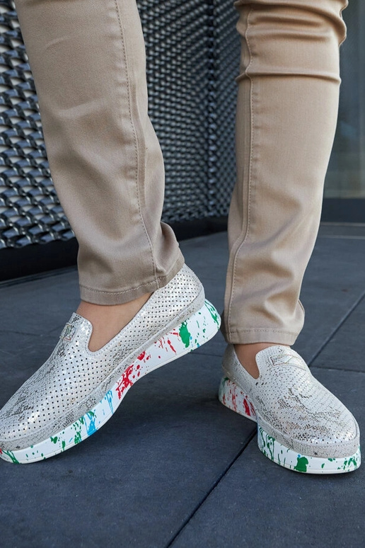 Bežiniai pusbačiai su spalvotu... Bežiniai pusbačiai su spalvotu...