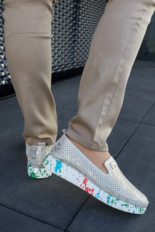 Bežiniai pusbačiai su spalvotu... Bežiniai pusbačiai su spalvotu...