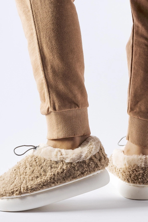 Smėlio spalvos šiltos šlepetės su...