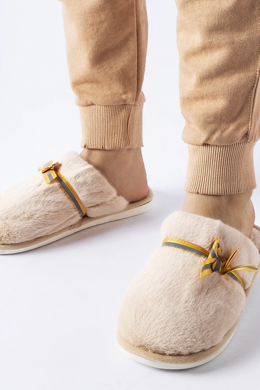 Smėlio spalvos šiltos šlepetės su...