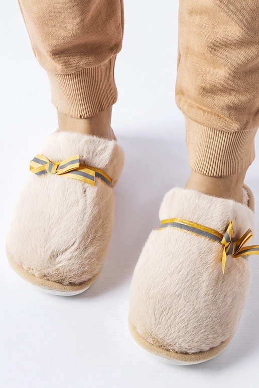 Smėlio spalvos šiltos šlepetės su...