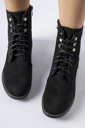 Juodi izoliuoti batai iš... 2