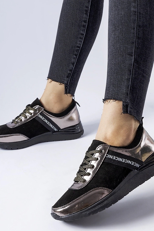 Juodos ir pilkos spalvos odiniai...