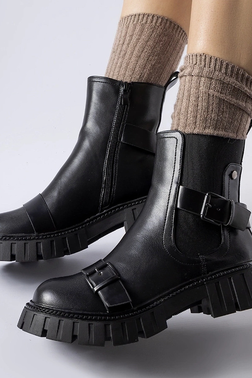 Juodi auliniai batai su masyviu...