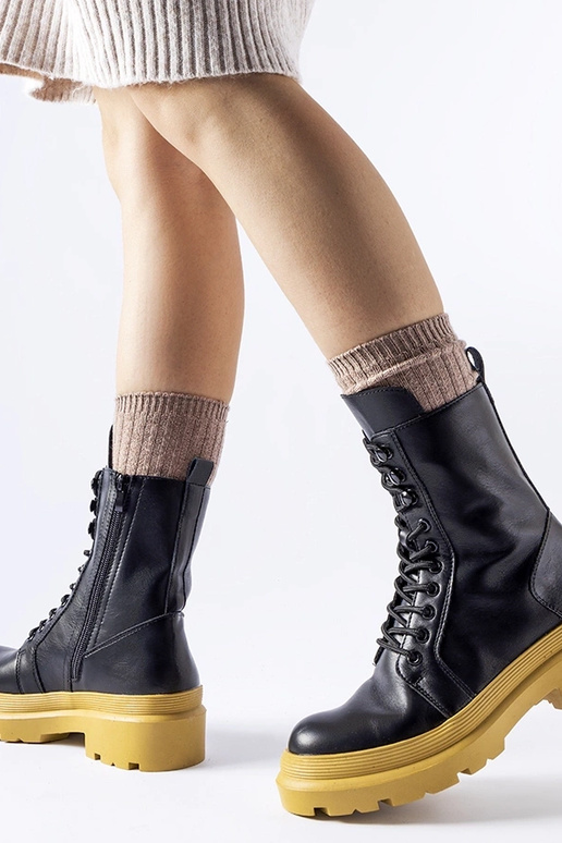 Quennie juodi žygio batai su geltonu... Quennie juodi žygio batai su geltonu...