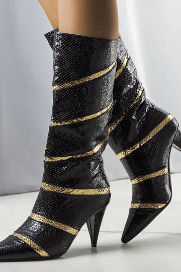 Juodos ir auksinės spalvos...