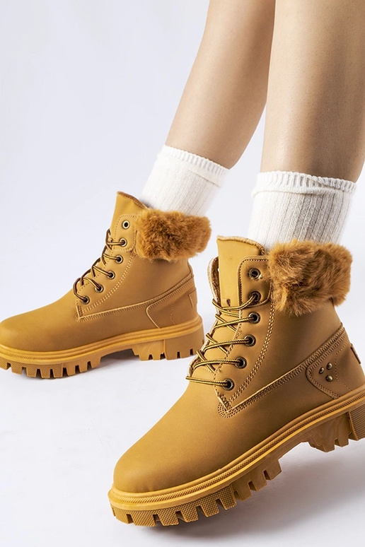 Rudi batai su dekoratyviniu kailiu...