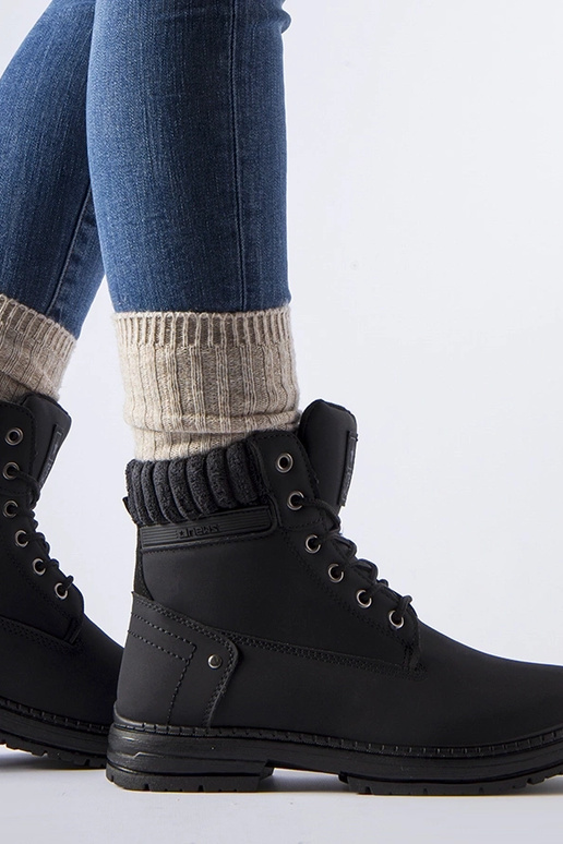 Juodi izoliuoti moteriški Araujo batai Juodi izoliuoti moteriški Araujo batai