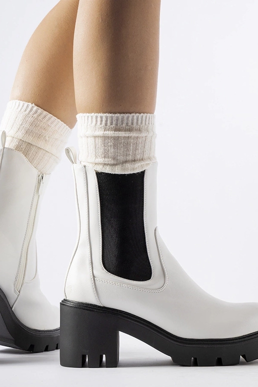 Balti izoliuoti batai ant Hattiesburg... Balti izoliuoti batai ant Hattiesburg...