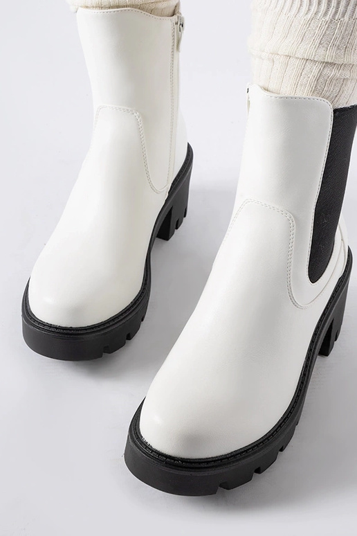 Balti izoliuoti batai ant Hattiesburg... Balti izoliuoti batai ant Hattiesburg...