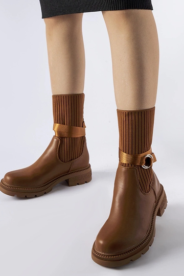 Rudos kojinės izoliuoti... 2