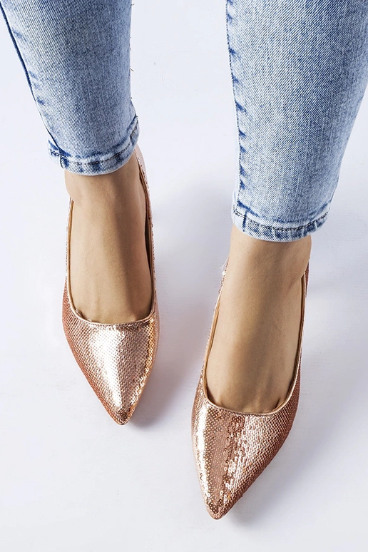 Ernesto rožinės spalvos blizgučiais...