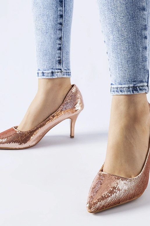 Ernesto rožinės spalvos blizgučiais...