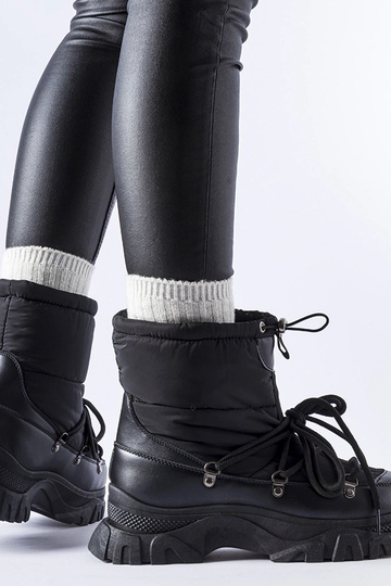 Juodi izoliuoti Aubine...