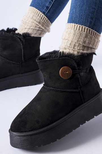 Juodi izoliuoti sniego... 2