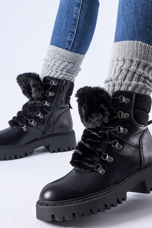 Juodi darbininkai su dekoratyviniu...