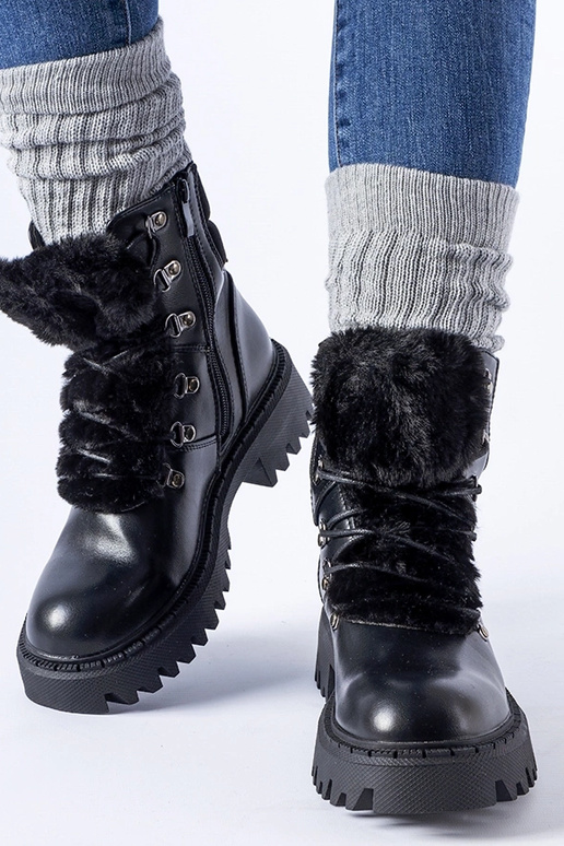 Juodi darbininkai su dekoratyviniu...