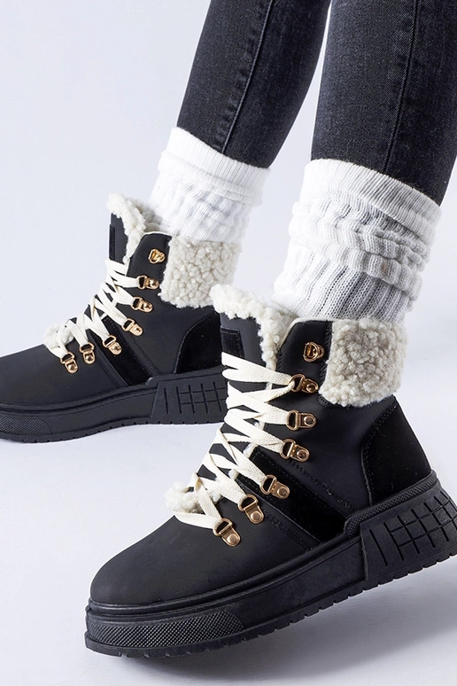 Juodieji darbuotojai ant didžiulės...