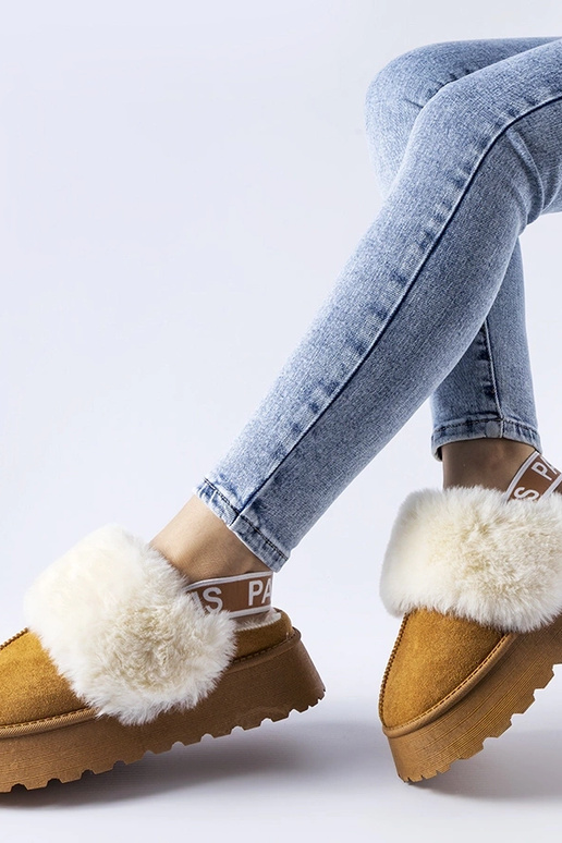 Rudos šlepetės su elastingu ir lengvu... Rudos šlepetės su elastingu ir lengvu...