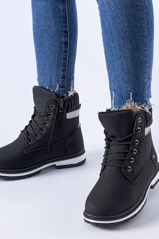 Juodai izoliuoti matiniai darbininkai...