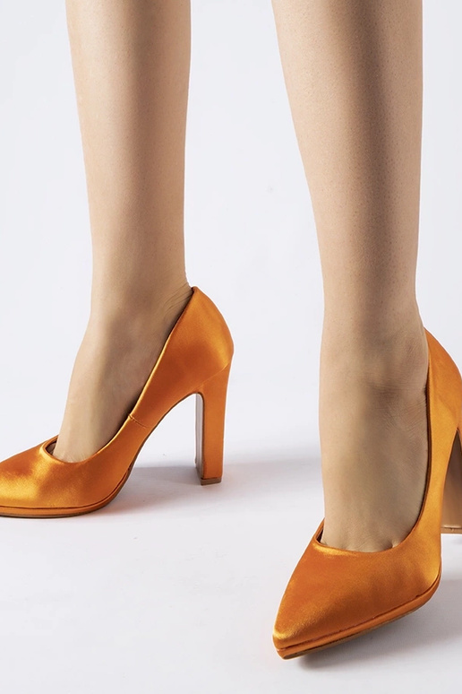 Rivers Orange Satin Pumps su blokiniu... Rivers Orange Satin Pumps su blokiniu...