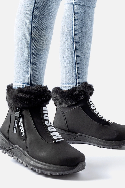 Juodi izoliuoti sportbačiai su aukšta...