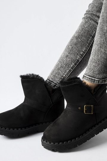 Juodi izoliuoti sniego... 2