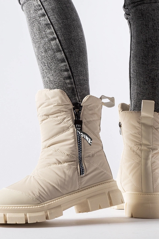 Smėlio spalvos izoliuoti dygsniuoti...