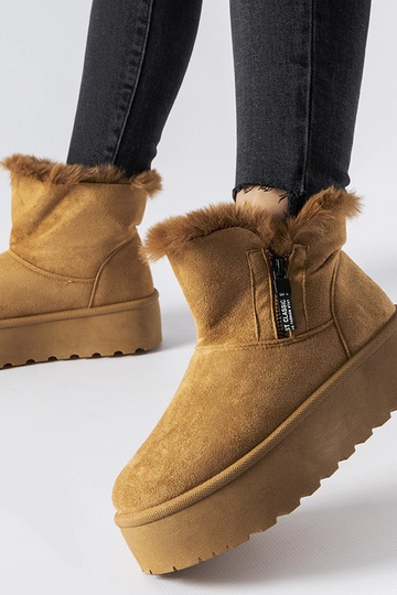 Rudi sniego batai ant... 2