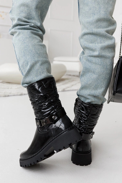 Juodi lakiruoti batai su dekoratyvine...