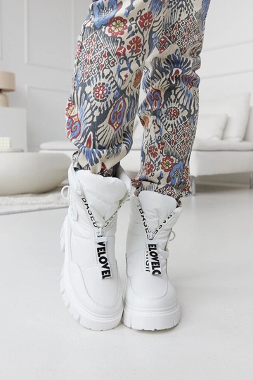 Baltos spalvos izoliuoti...